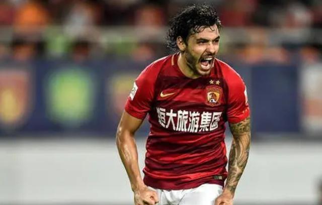 【中超】高拉特三球韦世豪双响 广州队5比2沧州雄狮